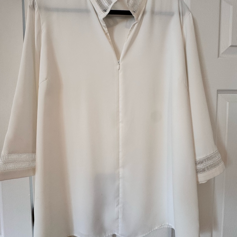 Ming Wang White Blouse with Three-Quarter Sleeves